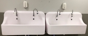 Bồn rửa tay composite 2 vòi kiểu treo tường - Việt Nam