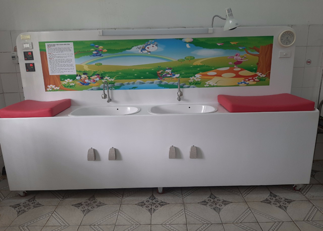 Bồn tắm 2 chậu chuyên dụng cho trẻ sơ sinh - Xuất xứ: Việt Nam